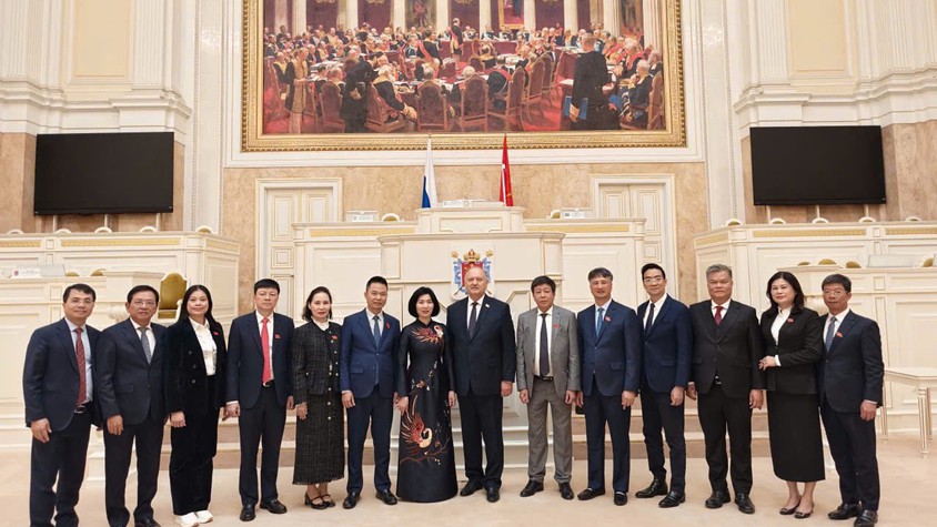 HĐND thành phố Hà Nội thiết lập quan hệ hữu nghị, hợp tác với Hội đồng lập pháp Saint Petersburg, Liên bang Nga