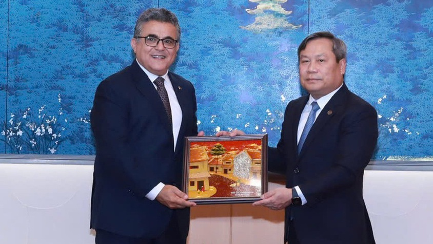Chủ tịch UBND Thành phố Vũ Đại Thắng tiếp các đại sứ nhân dịp kết thúc và bắt đầu nhiệm kỳ công tác