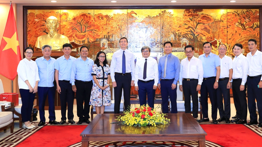 Hà Nội và Tập đoàn Grab thúc đẩy hợp tác trong lĩnh vực chuyển đổi xanh, phát triển đô thị thông minh